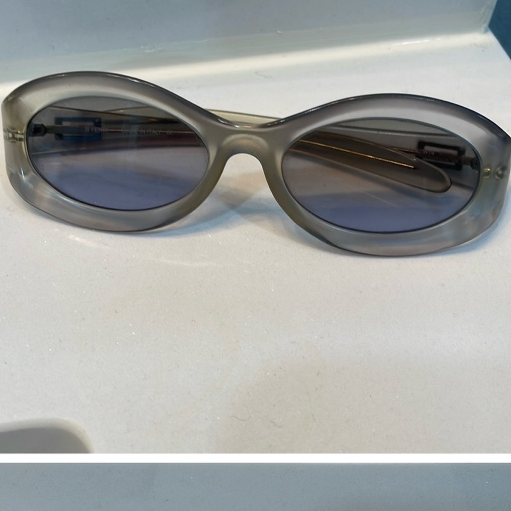 Fendi Stylish Gray Sunglasses